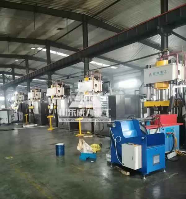 汽车零部件生产专用液压机客户现场